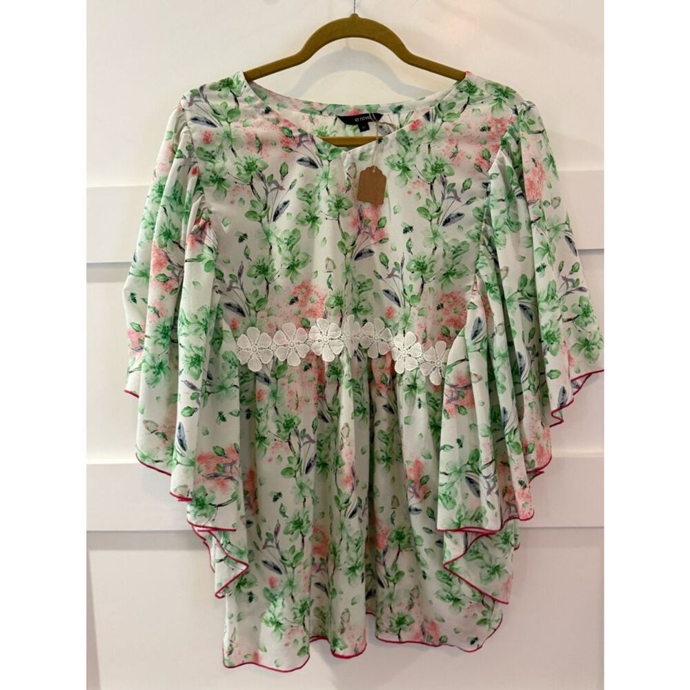 Le Reve Floral Lace Trim Flutter Sleeve Blouse - Green & Pink